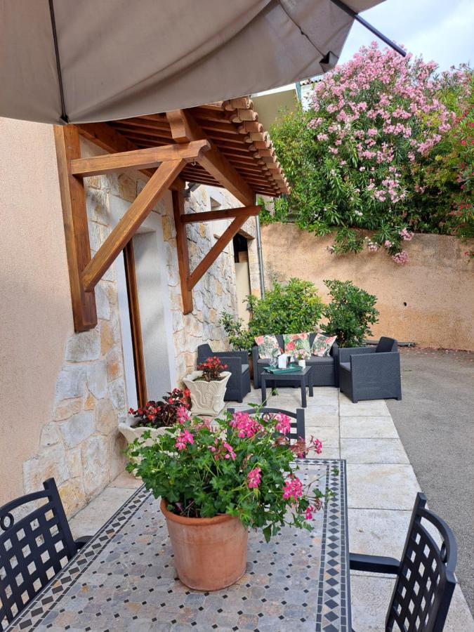 Gite Mireille Carros Exterior foto