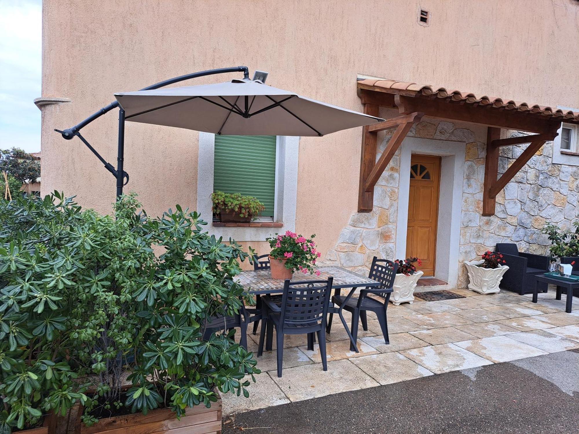 Gite Mireille Carros Exterior foto